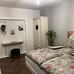 Exklusive 2 Zimmer Eg Wohnung Mit Balkon In Top Lage!