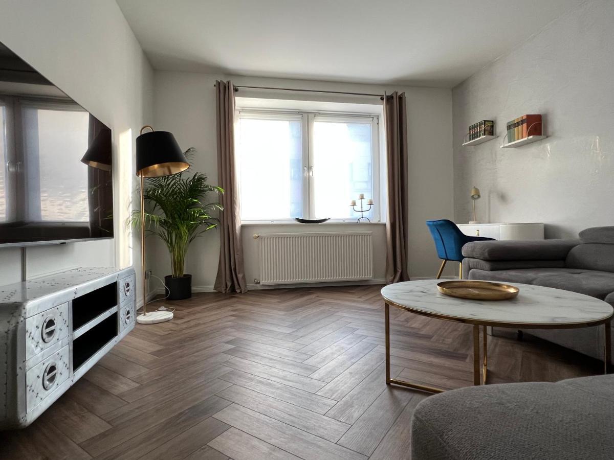 Apartment Exklusive 2 Eg Mit Balkon In Lage! *